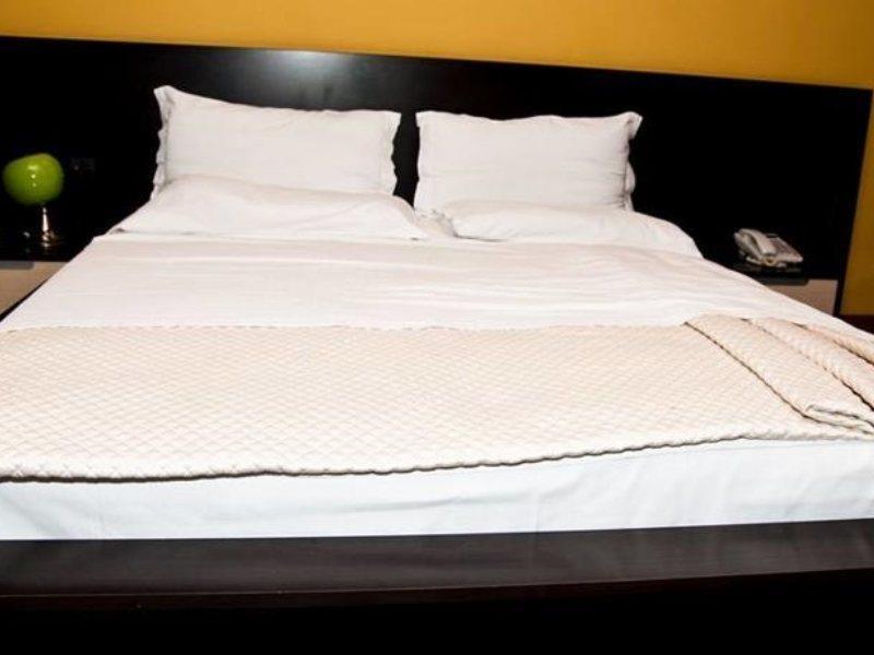 Green House Hotel & Restaurant Tirana Zewnętrze zdjęcie