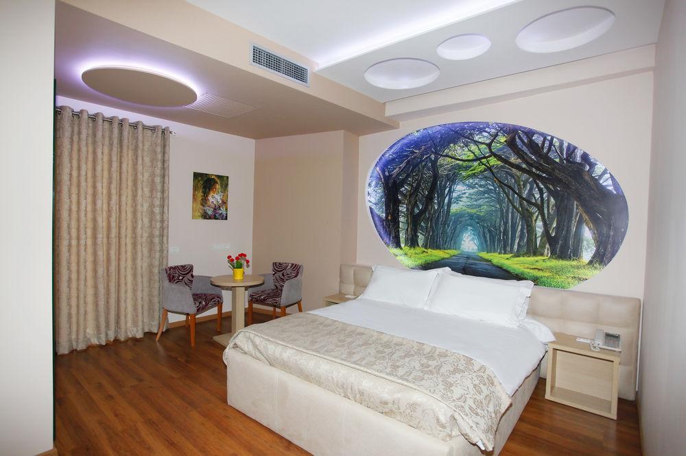 Green House Hotel & Restaurant Tirana Zewnętrze zdjęcie