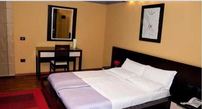 Green House Hotel & Restaurant Tirana Zewnętrze zdjęcie